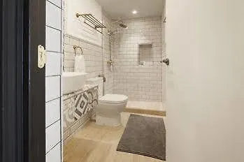 Nextdoor Miro Apartment