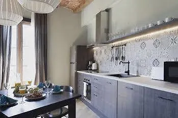 Nextdoor Miro Apartment